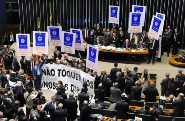 ‘REFORMA’ TRABALHISTA NÃO CRIOU EMPREGOS COMO PROMETIDO, DIZ ESTUDO DA USP img